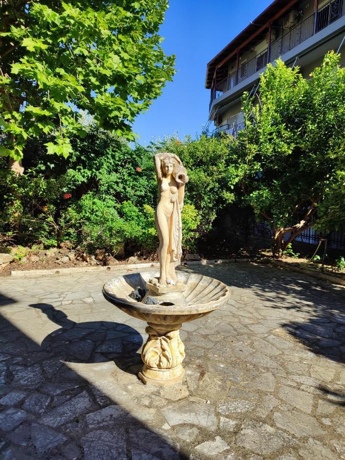Περσεφονη Hotel Kamena Vourla Ngoại thất bức ảnh